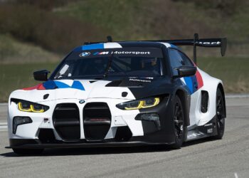 BMW M4 GT3 Photo Puzzle Game