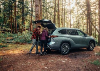 Essential Things to Keep in Your Car